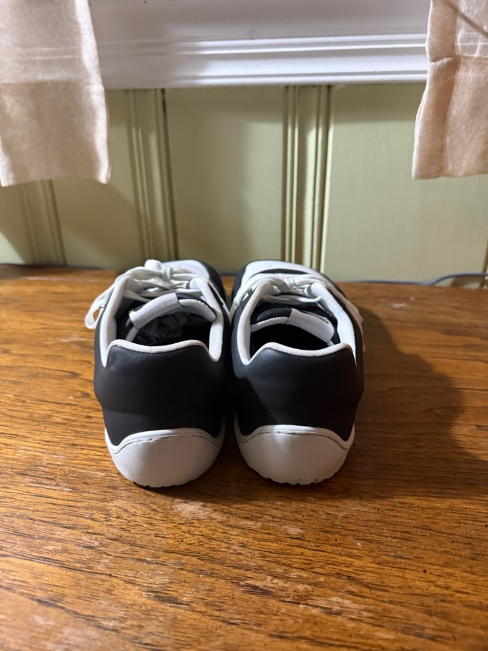 Realfoot Pulse Men's Black & White Low-Top Sneakers - Picture 4 of 9
